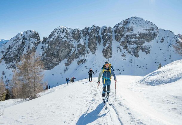 Skitour im Gschnitztal Eine Gruppe bei einer Skitour im Gschnitztal